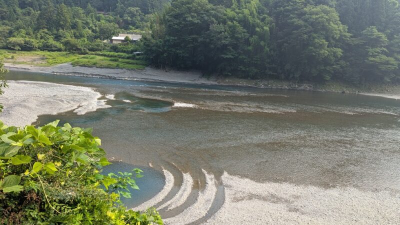 【徳島県発】（解説）1,000億円超の堆砂対策／甘かったダム計画の見積り／失敗は不問、責任とらず／のしかかるツケは現在と将来世代へ／森と水№7